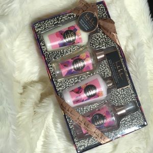 Bath and body collection✨